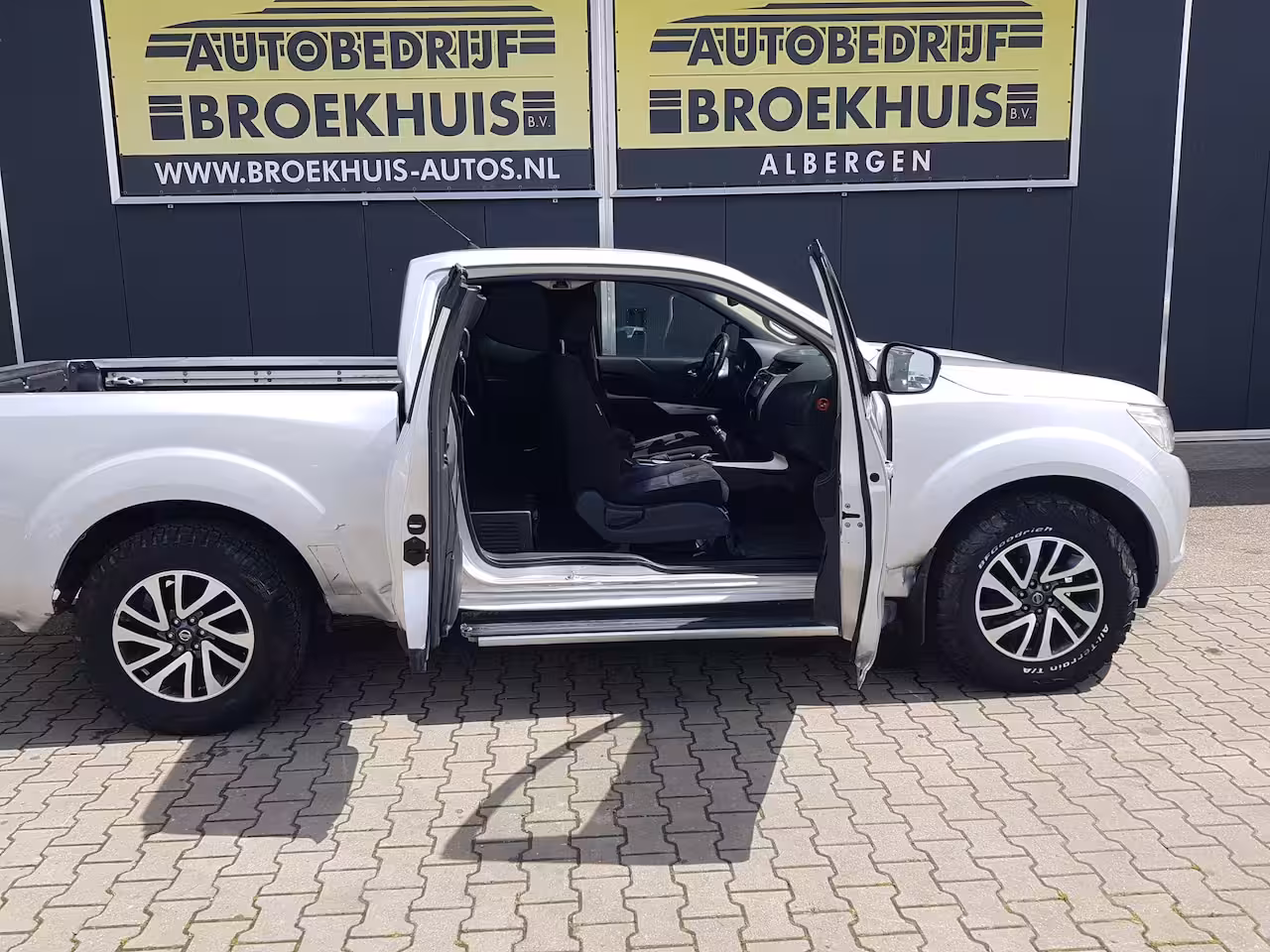 Nissan Navara 2.3 dCi Tekna King Cab