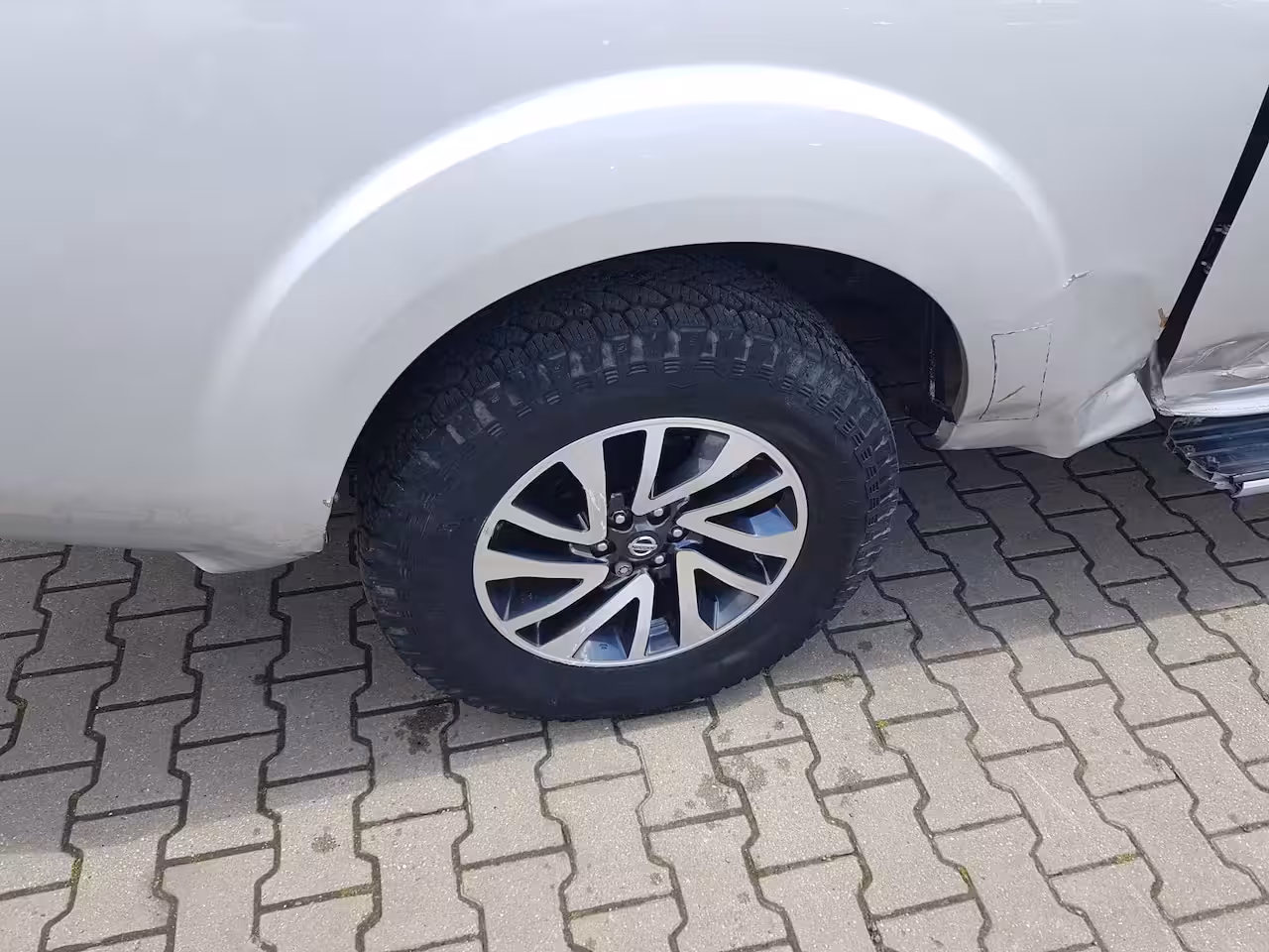 Nissan Navara 2.3 dCi Tekna King Cab