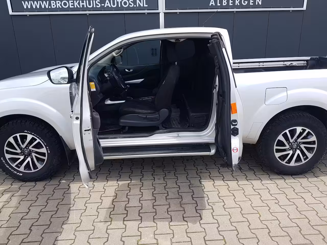 Nissan Navara 2.3 dCi Tekna King Cab