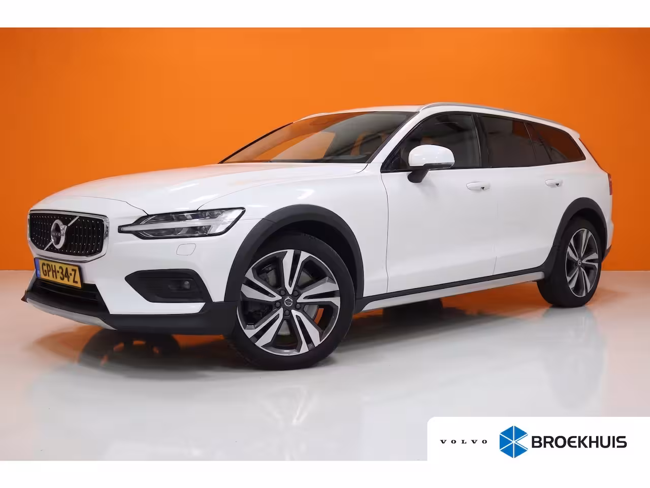 Volvo V60 Cross Country B5 AWD Pro | Leder | 360cam | Pano | BLIS | Trekhaak |