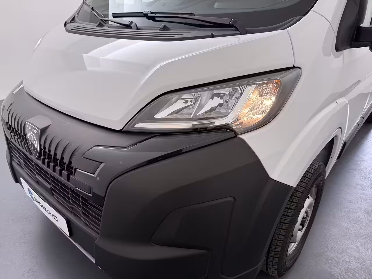 Peugeot Boxer 2.2 BlueHDi 140pk L2H2 3.5t | NIEUW BPM VRIJ | Achteruitrijcamera | Airco (automatisch) |