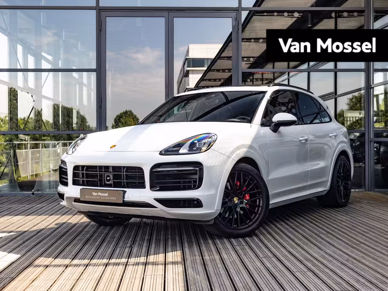 Porsche Cayenne 3.0 E-Hybrid Platinum Edition | SPORTDESIGN | SPORTCHRONO | SPORTUITLAATSYSTEEM | PANORAMA