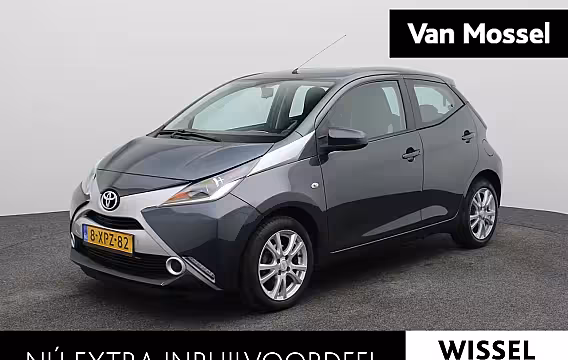 Toyota Aygo 1.0 VVT-i x-play Camera | Navi| LM Velgen | Airco | Bluetooth