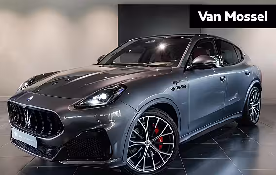 Maserati Grecale 3.0 V6 Trofeo Rood leder | Panoramadak | Surround camera | Sonus Faber audio