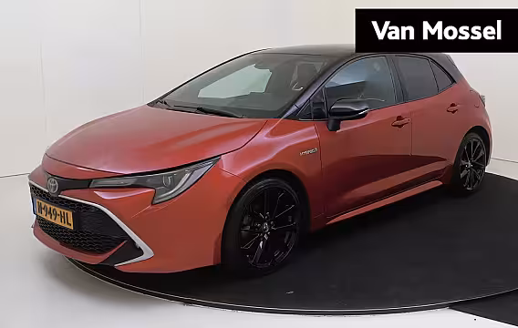 Toyota Corolla 2.0 Hybrid Premium | Automaat | Parkeersensoren Voor + Achter | Parkeer Camera | Verwarmde