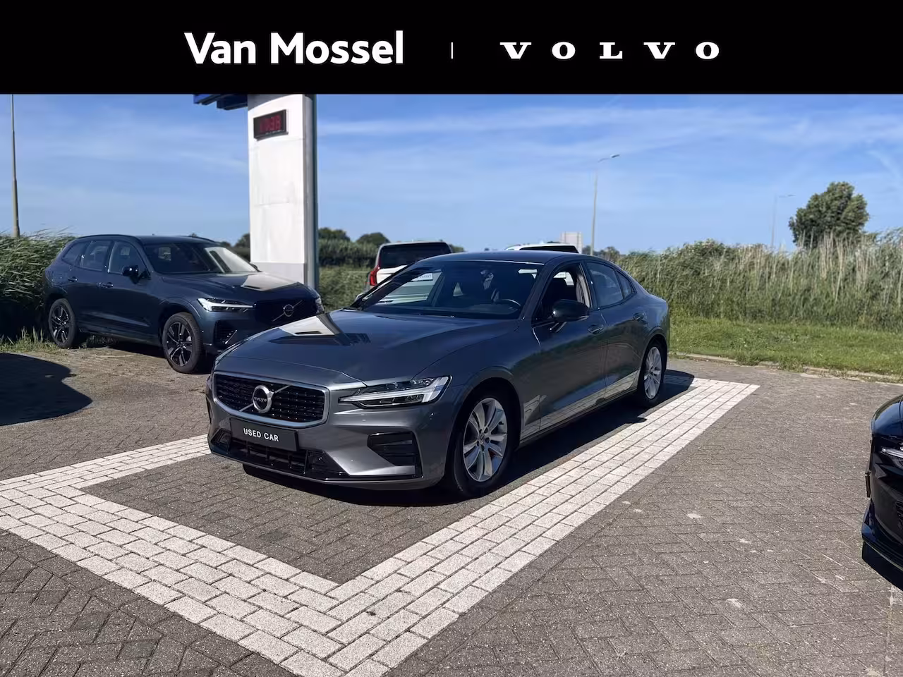 Volvo S60 T4 R-Design | Trekhaak | Memoryseats | Parkeercamera |