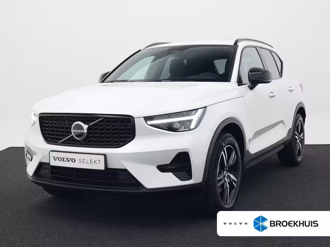 Volvo XC40 B4 Plus Dark | Harman/Kardon | Elek Stoelen | Camera | Trekhaak | Adaptive Cruise | BLIS |