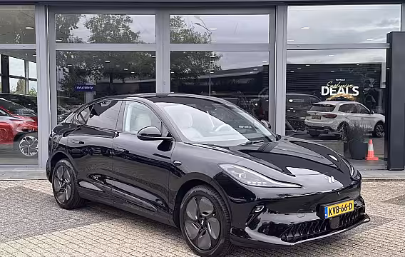 MG IM6 Long Range RWD 100kWh 625km WLTP | 407PK RWD | Achteras besturing | High end Audio | Stoel