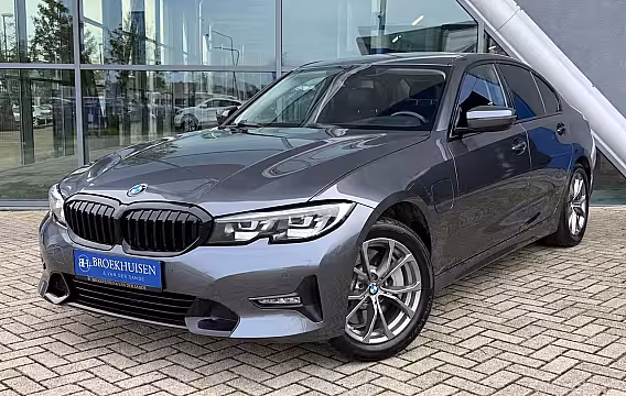 BMW 3-serie 330e High Executive M-Sport 292pk Camera / Trekhaak / Harmon Kardon Audio