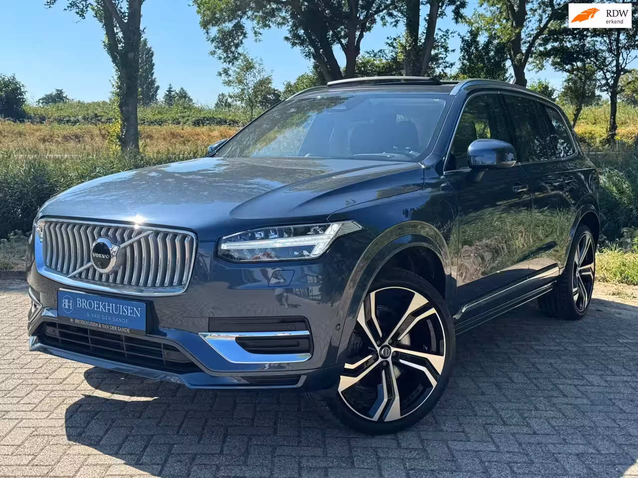 Volvo XC90 2.0 T8 Plug-in hybrid AWD Ultra Bright 455pk Luchtvering / Massage Stoelen / Trekhaak / 22