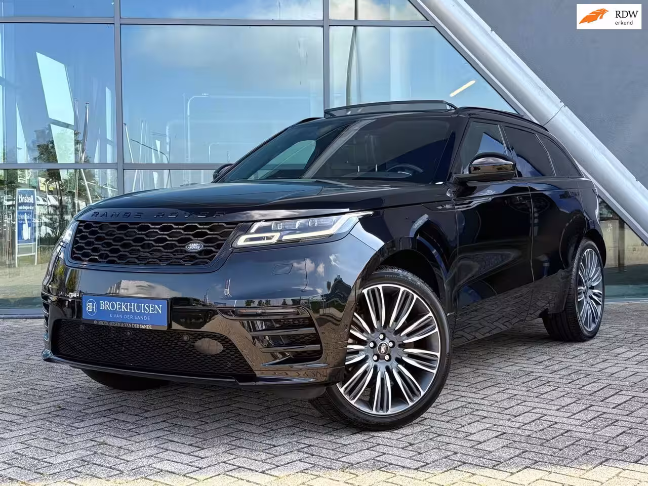 Land Rover Range Rover Velar 3.0 V6 SC AWD R-Dynamic HSE 381pk Panoramadak / 22inc / Massage stoelen