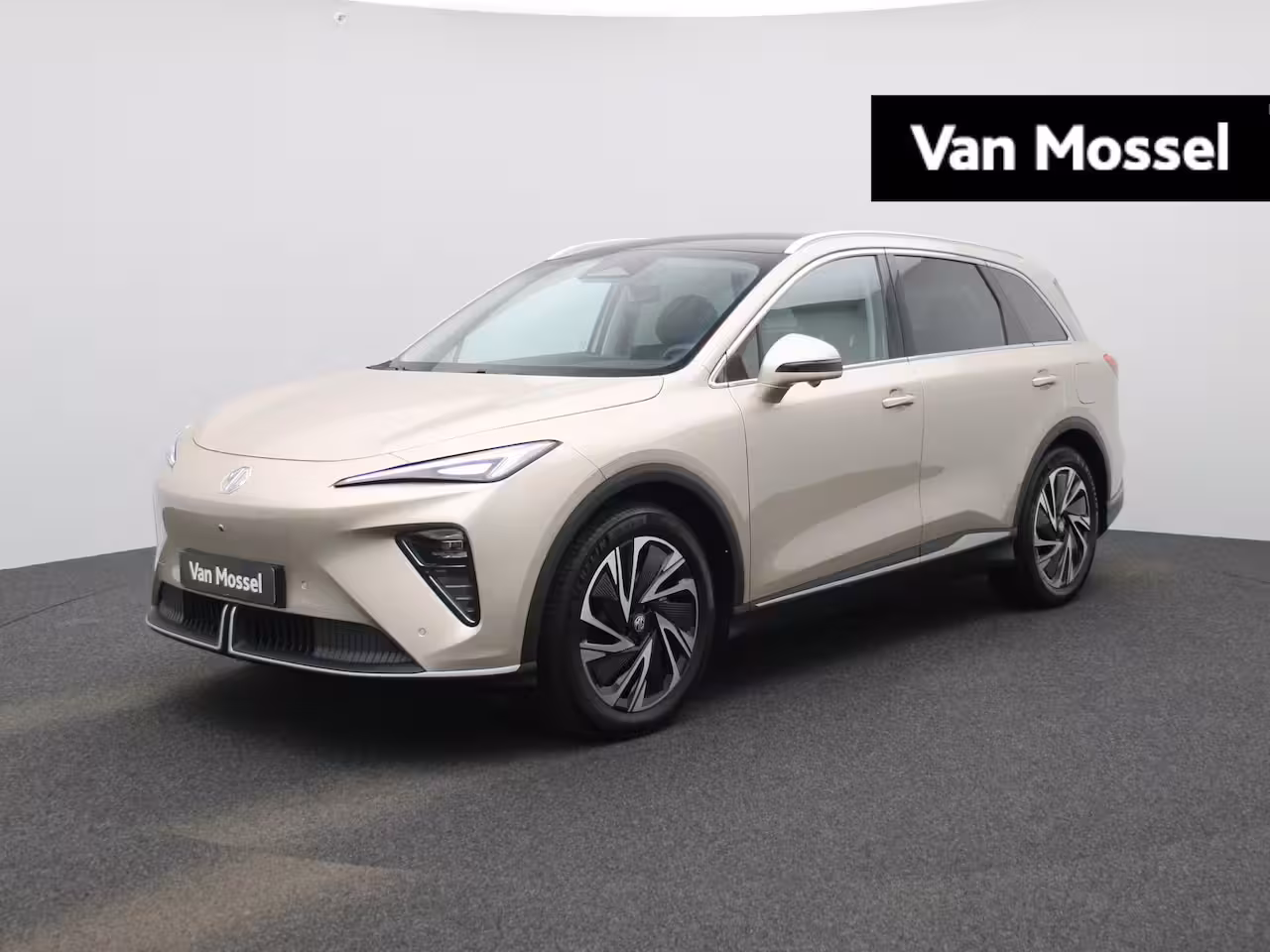 MG MGS6 EV Luxury 2WD 77kWh | 1500kg Trekgewicht | Panoramadak | 360 Camera | Head-Up Display | Ambie