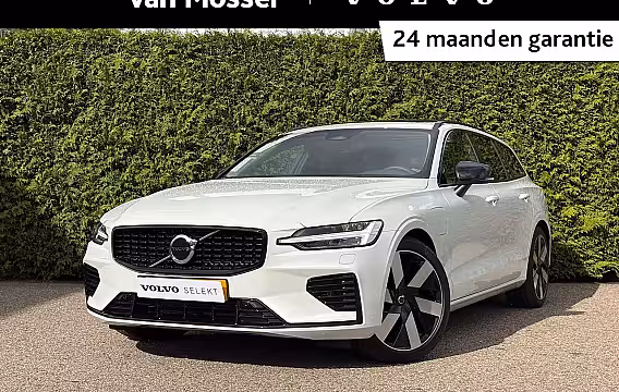 Volvo V60 T8 Plug-in hybrid AWD Ultra Dark | Trekhaak | Panoramadak | Stoel + stuurverwarming | Harm