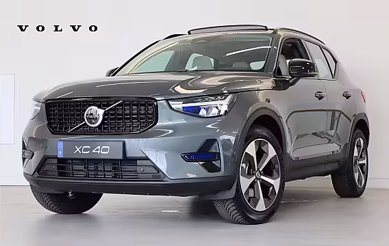 Volvo XC40 2.0 B4 Plus Dark | Achterbank verwarmd | All seasonbanden | Apple Carplay/Android Auto|tel
