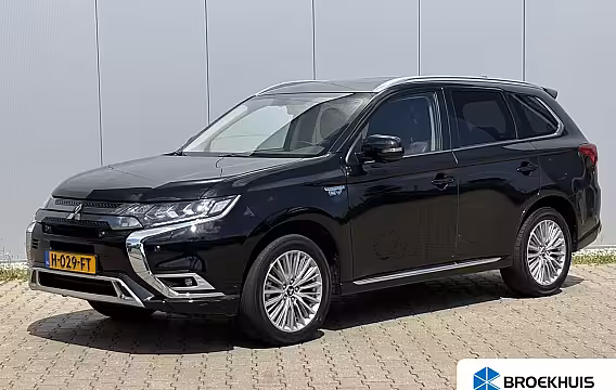 Mitsubishi Outlander 2.4 PHEV Intense+ / Stoel/Stuurverwarming / Climate control / Glazen schuif-/kanteldak / T