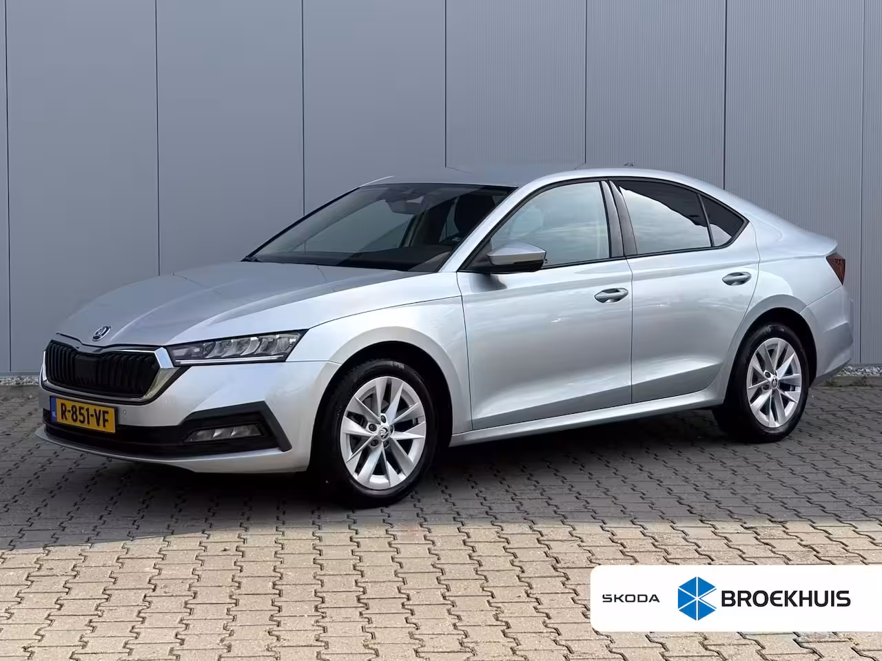 Skoda Octavia 1.5 e-TSI Sport Business | All-season banden | Trekhaak 1300 kg geremd | Apple Carplay/And