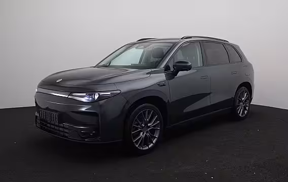 Leapmotor C10 Design REEV 28.4 kWh | DEMO SALE