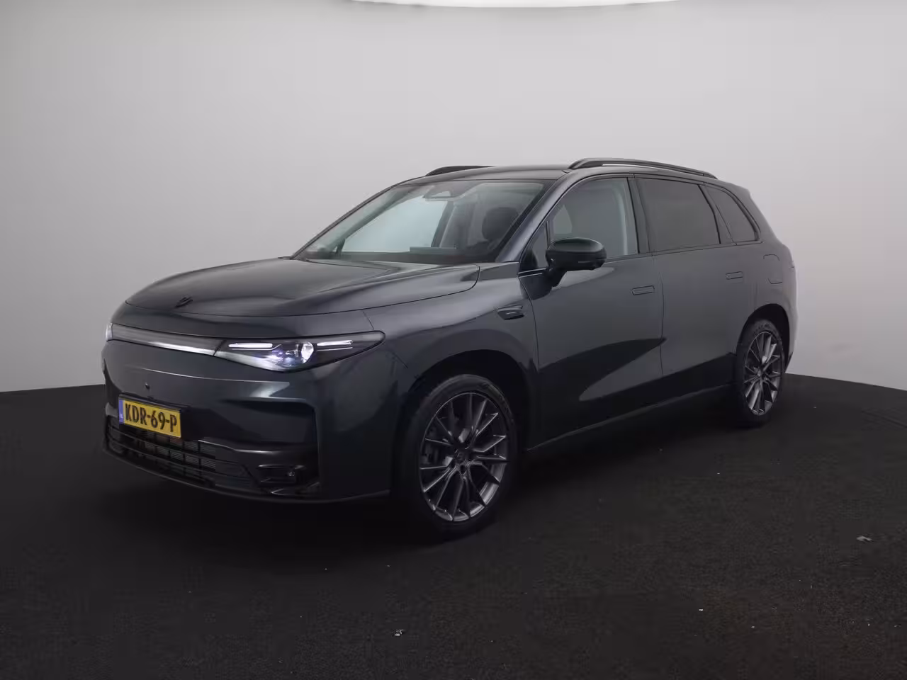 Leapmotor C10 Design REEV 28.4 kWh | LAGE KM STAND | COMPLEET UITGEVOERD | DEMO SALE |
