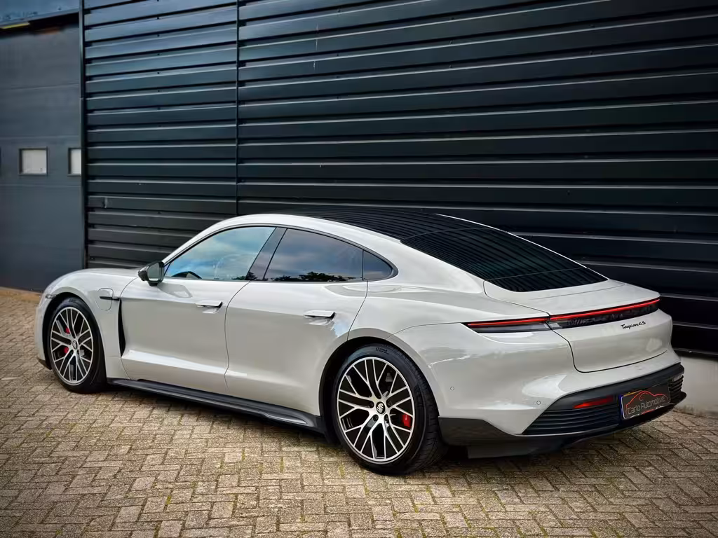 Porsche Taycan 4S Performance 84kWh PANO