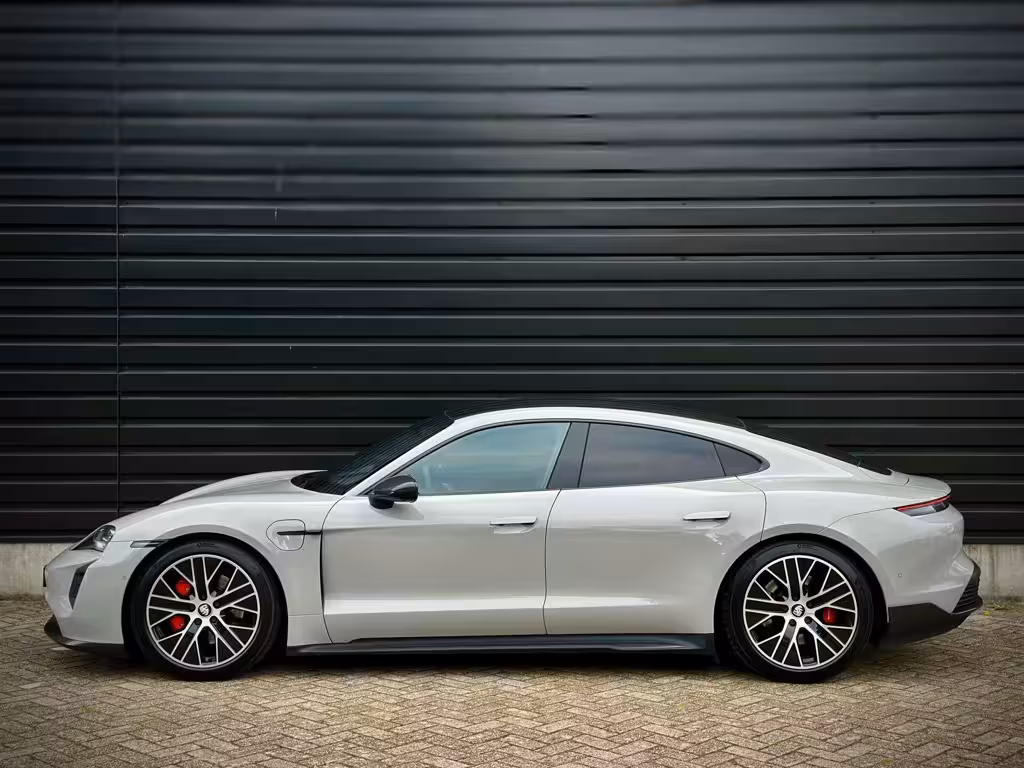 Porsche Taycan 4S Performance 84kWh PANO