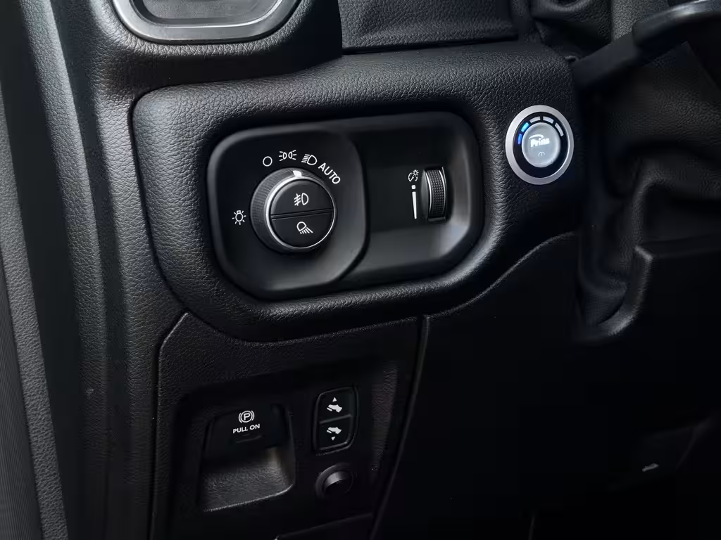 Dodge Ram 1500 5.7 V8 4x4 SPORT NIGHT