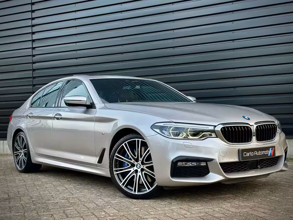 BMW 5 Serie 540i M-SPORT SOFTCLO