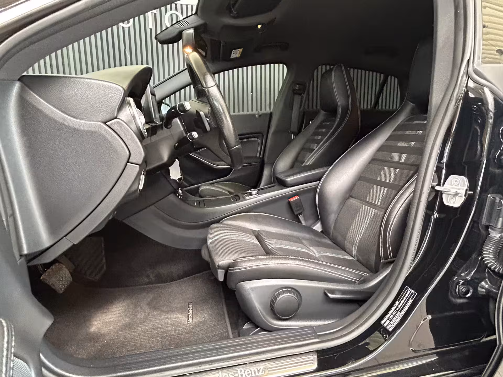 Mercedes-Benz CLA-klasse Shooting Brake 220 d Prestige AUTOMAAT|LEDER|APPLECARPLAY|NAVI|PDC|AIRCO