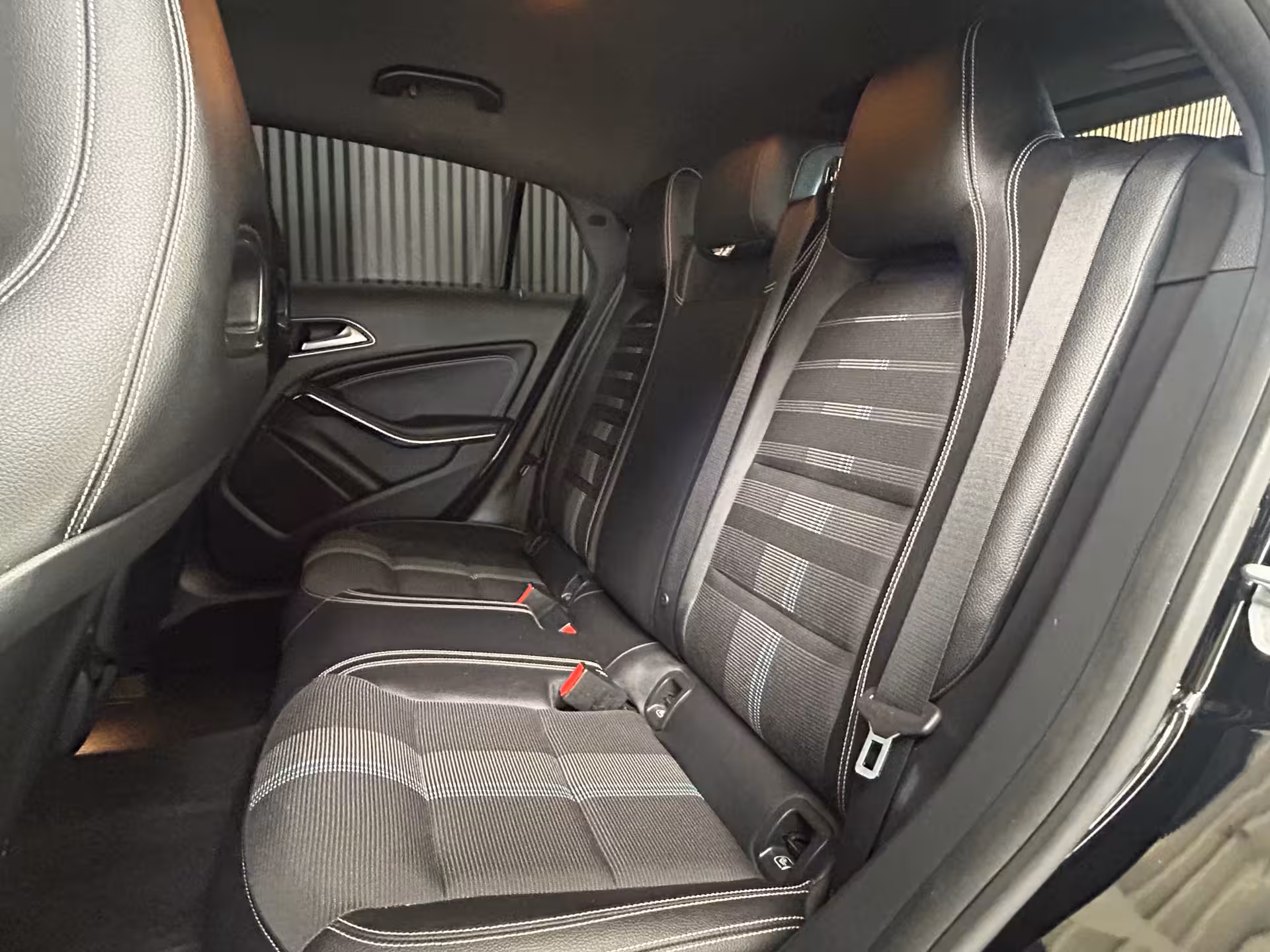Mercedes-Benz CLA-klasse Shooting Brake 220 d Prestige AUTOMAAT|LEDER|APPLECARPLAY|NAVI|PDC|AIRCO