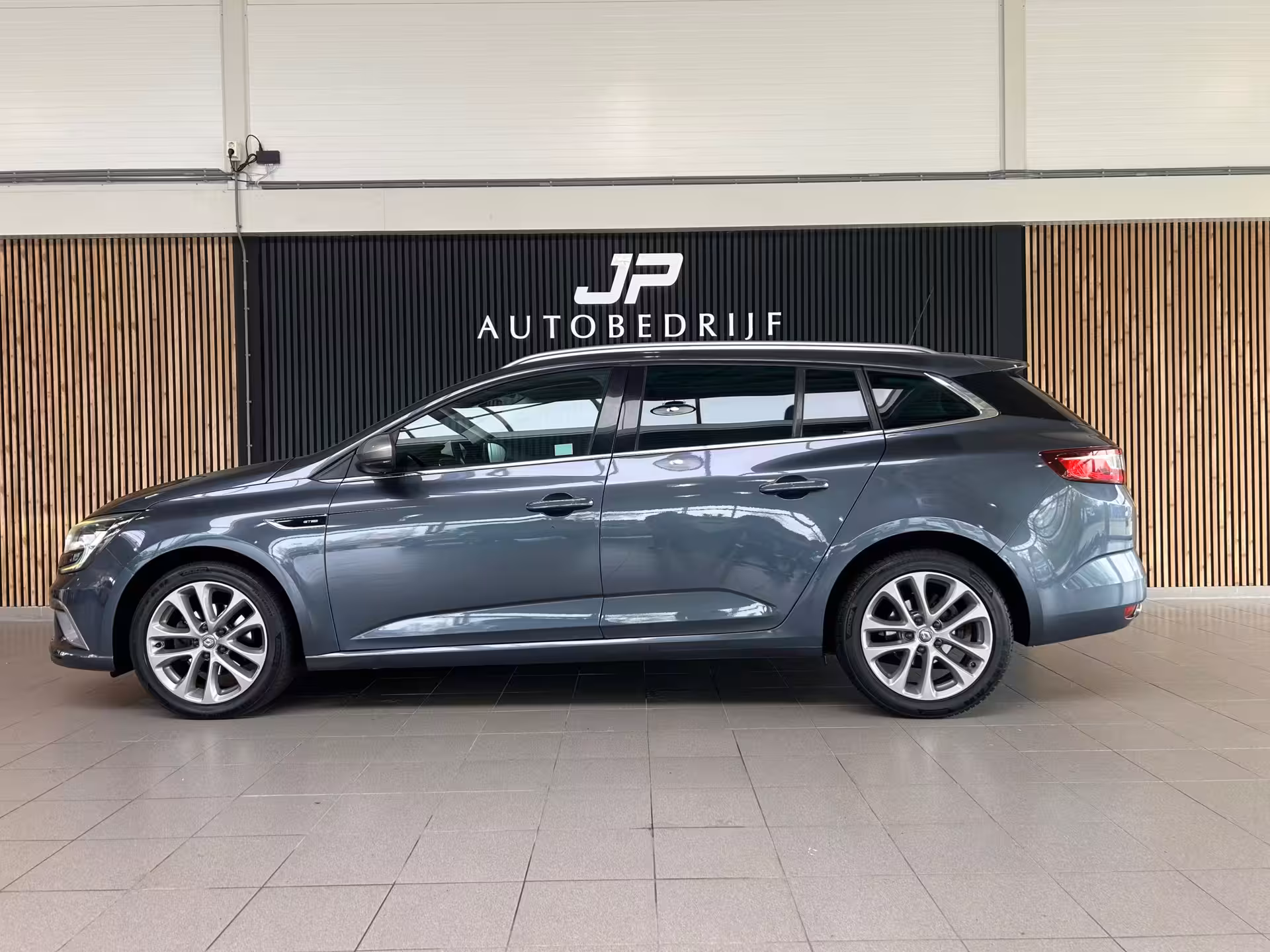 Renault Mégane Estate 1.2 TCe GT-Line CRUISE|SFEERVERLICHTING|PDC|17" LM-VELGEN