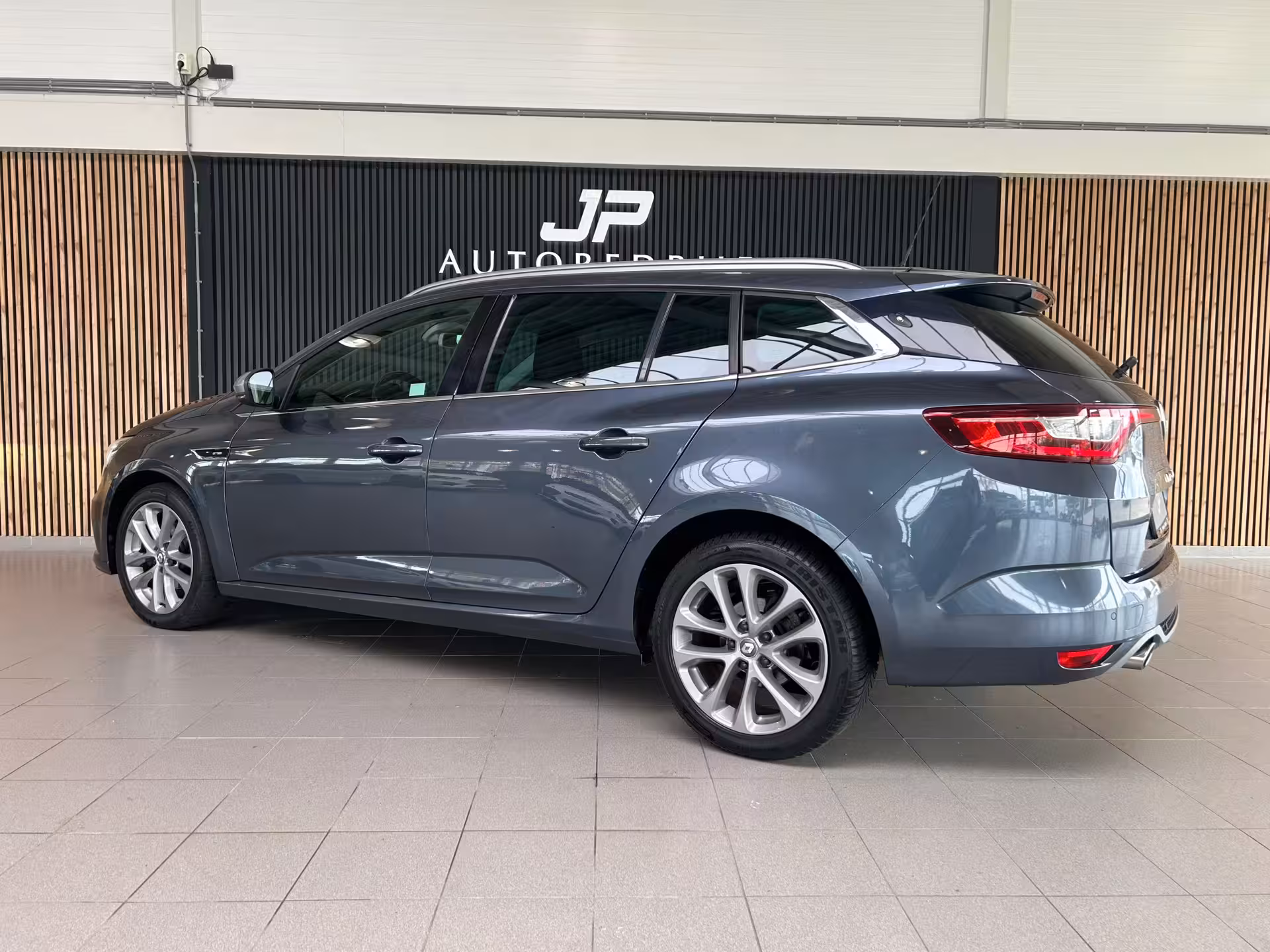 Renault Mégane Estate 1.2 TCe GT-Line CRUISE|SFEERVERLICHTING|PDC|17" LM-VELGEN