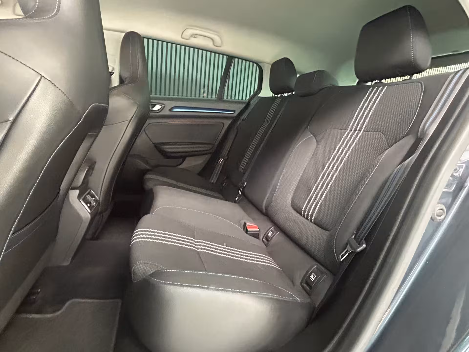 Renault Mégane Estate 1.2 TCe GT-Line CRUISE|SFEERVERLICHTING|PDC|17" LM-VELGEN