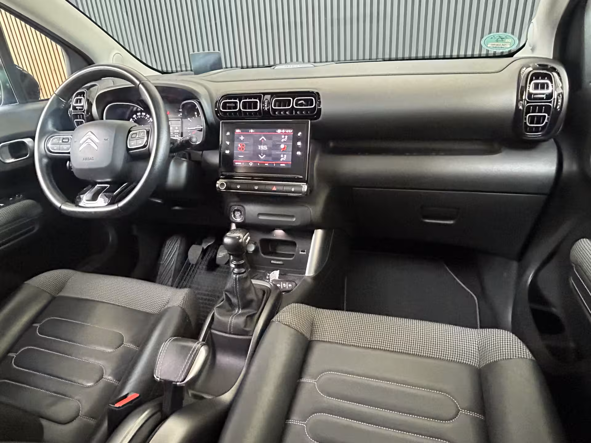 Citroën C3 Aircross 1.2 PureTech S&S Shine CRUISE|CAMERA|APPLECARPLAY|PANO|HEADUP|LEDER