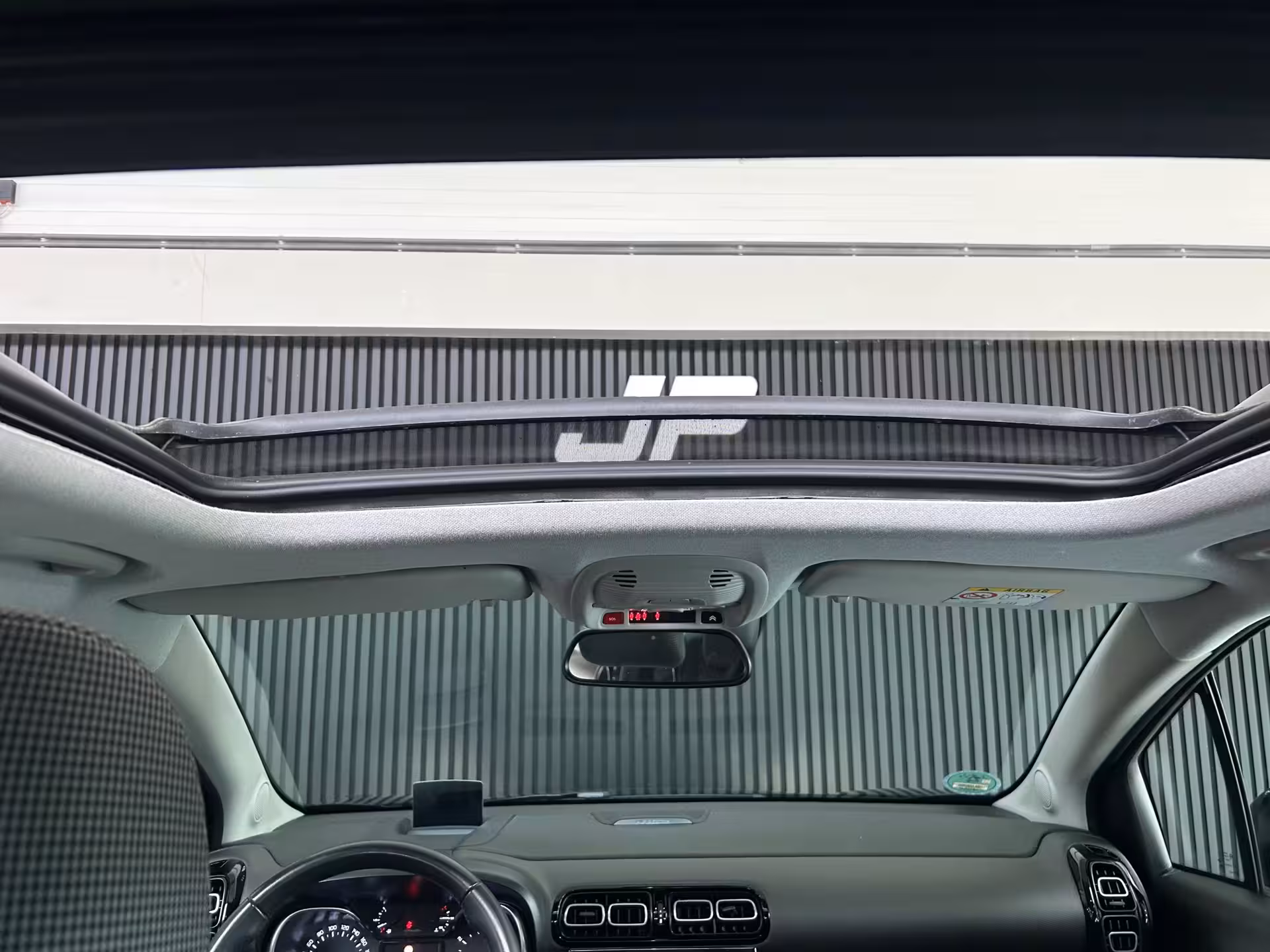 Citroën C3 Aircross 1.2 PureTech S&S Shine CRUISE|CAMERA|APPLECARPLAY|PANO|HEADUP|LEDER