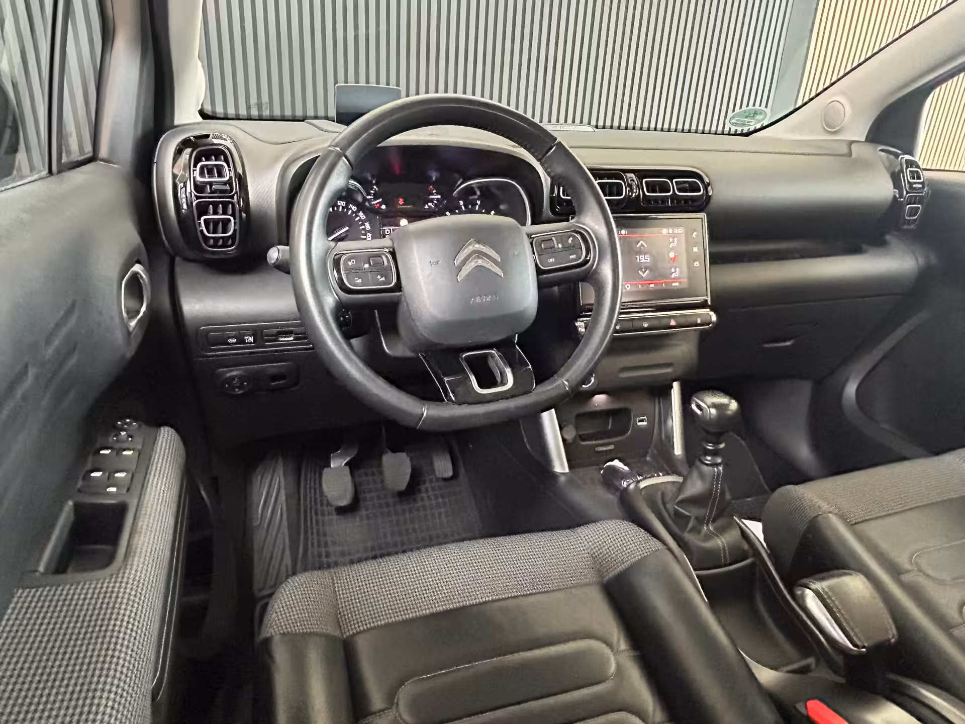 Citroën C3 Aircross 1.2 PureTech S&S Shine CRUISE|CAMERA|APPLECARPLAY|PANO|HEADUP|LEDER