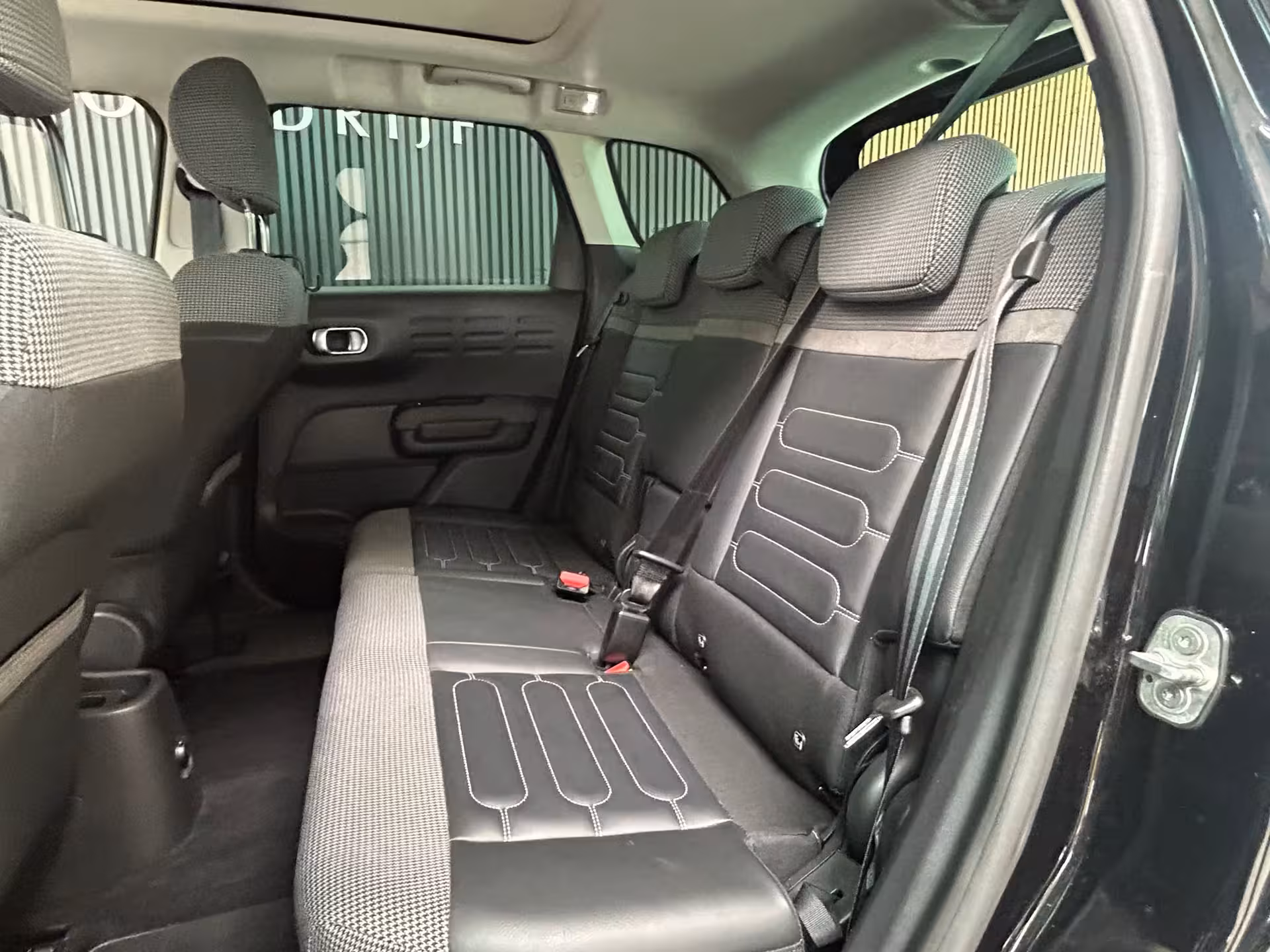 Citroën C3 Aircross 1.2 PureTech S&S Shine CRUISE|CAMERA|APPLECARPLAY|PANO|HEADUP|LEDER