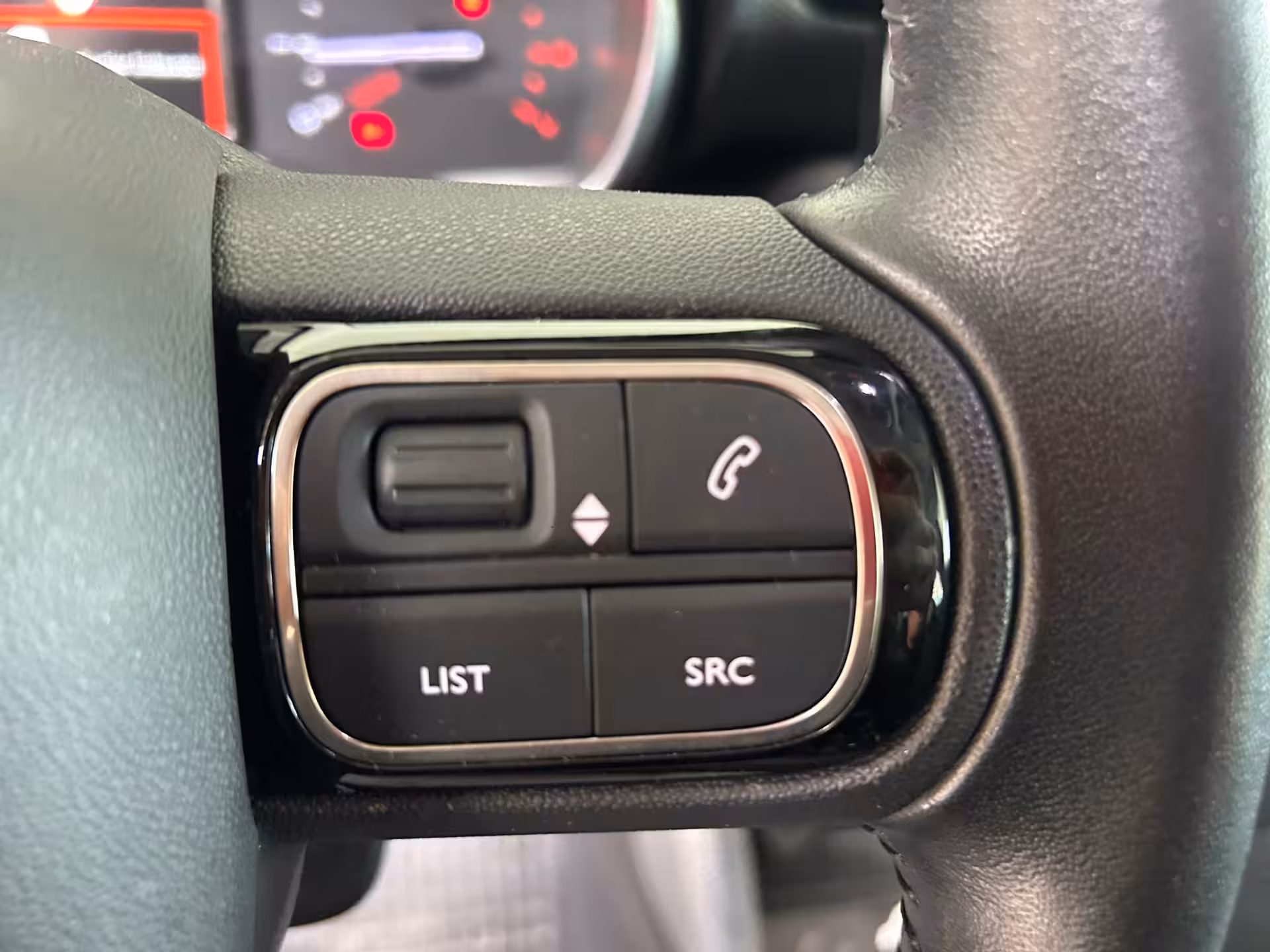 Citroën C3 Aircross 1.2 PureTech S&S Shine CRUISE|CAMERA|APPLECARPLAY|PANO|HEADUP|LEDER