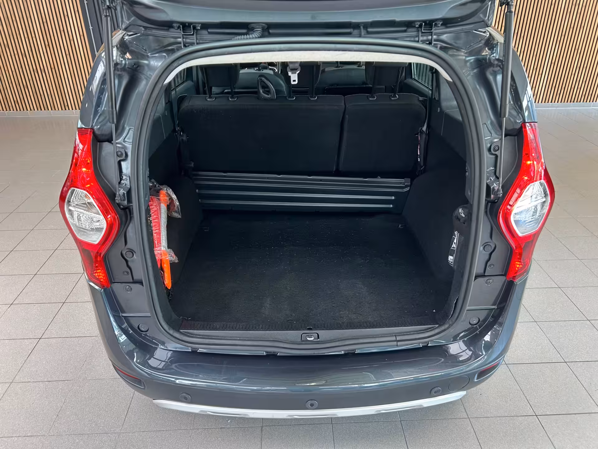 Dacia Lodgy 1.3 TCe Stepway CAMERA|APPLECARPLAY|AIRCO|CRUISE|STOELVERWARMING