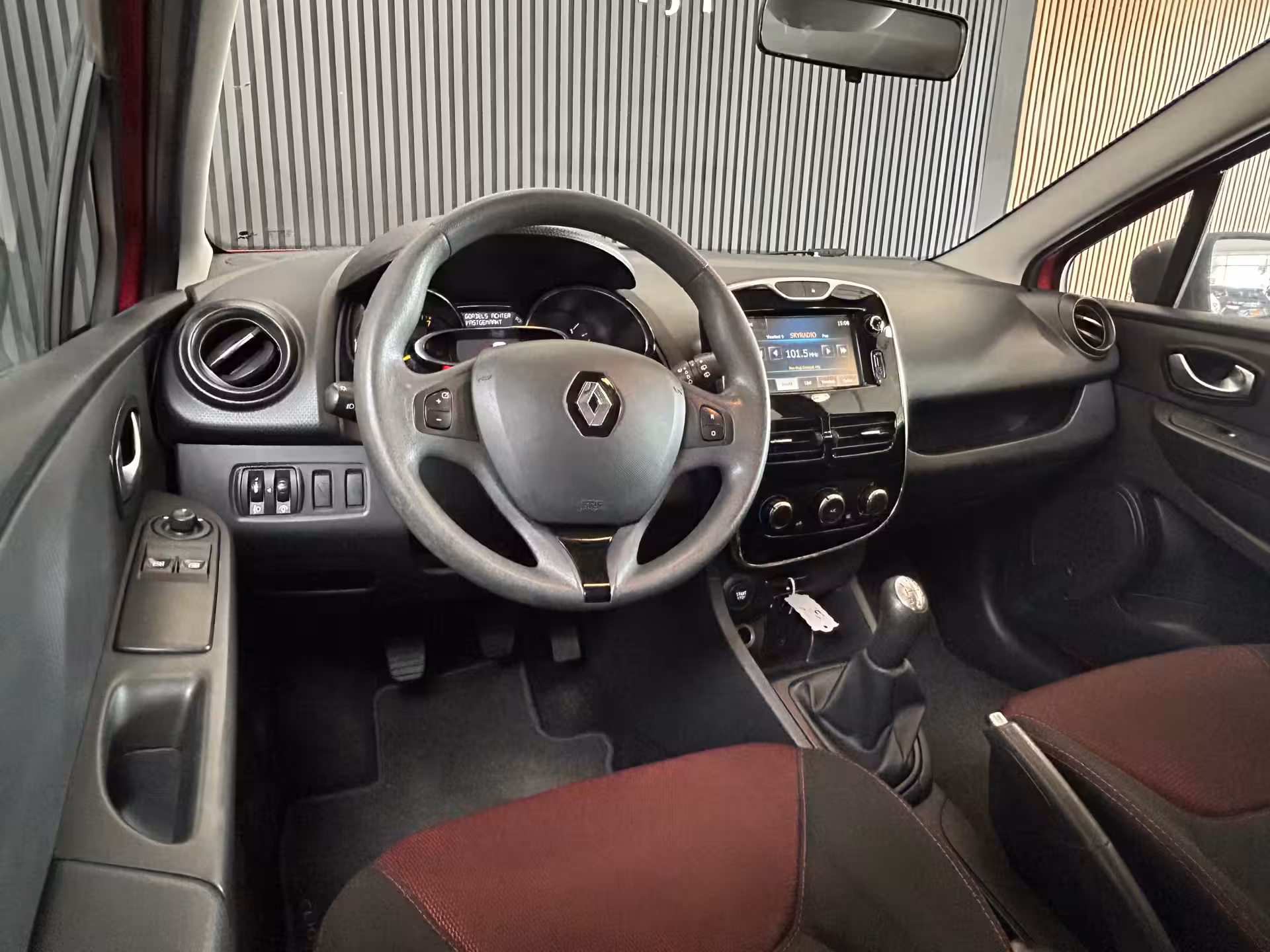 Renault Clio 1.2 Authentique | Cruise Control | Airco | Navi | Bluetooth | DAB