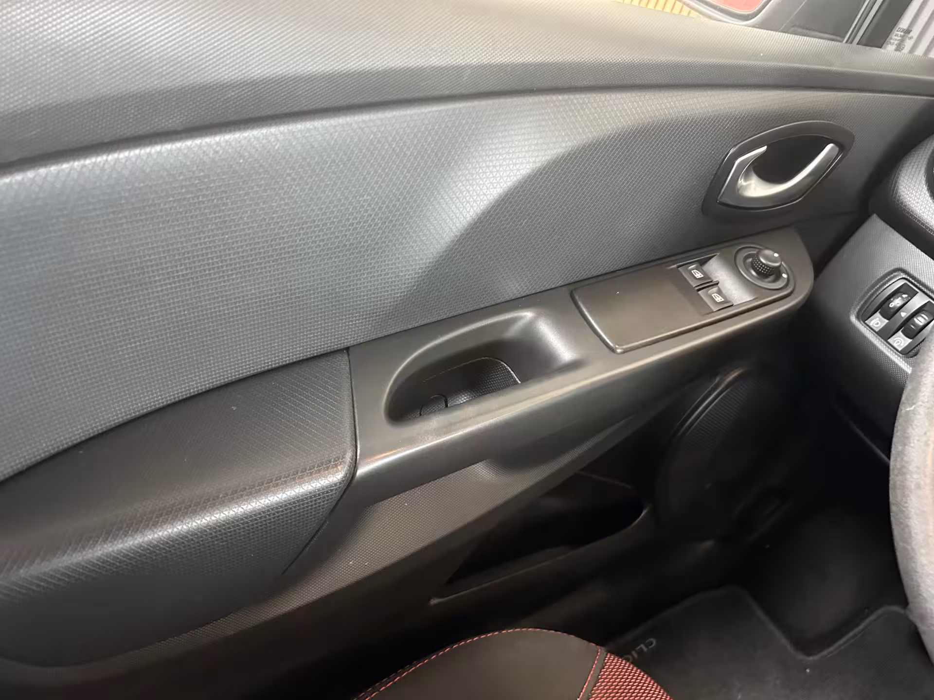 Renault Clio 1.2 Authentique | Cruise Control | Airco | Navi | Bluetooth | DAB