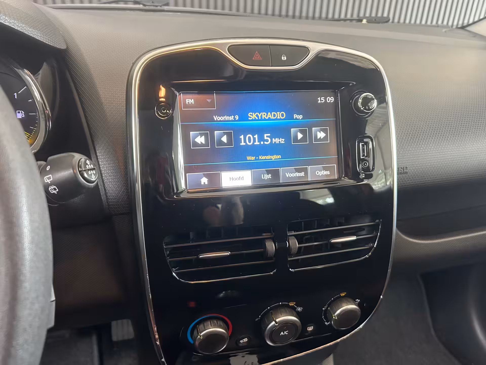 Renault Clio 1.2 Authentique | Cruise Control | Airco | Navi | Bluetooth | DAB