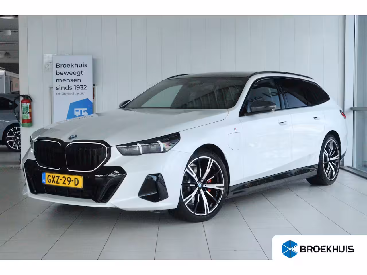 BMW 5-serie Touring 530e M-Sport Pro | SoH 96% | Adapt. Cruise | Carbon | Harman & Kardon | Pano | Trekhaak |