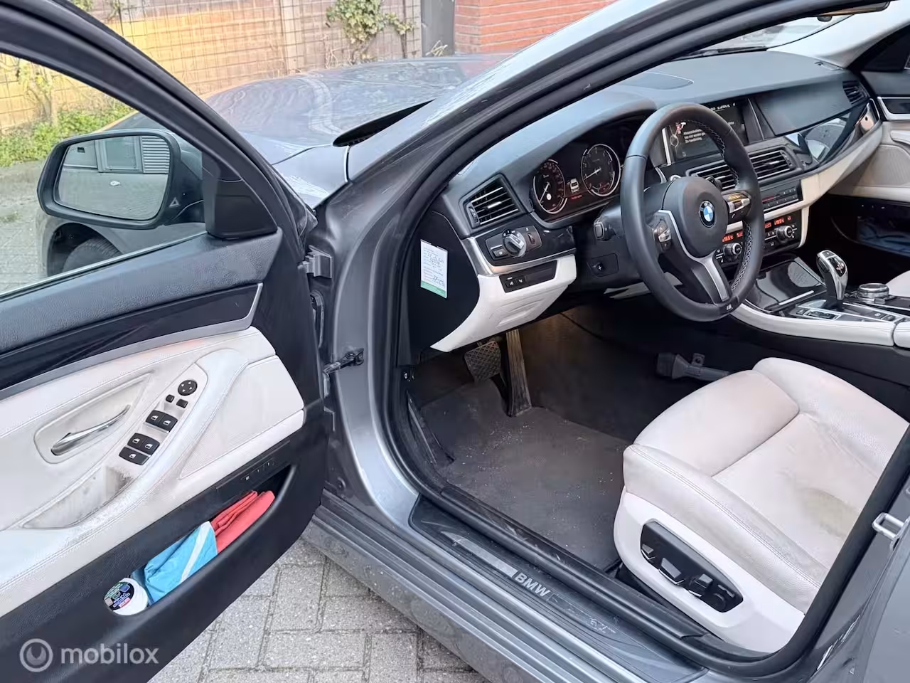 BMW 5-serie 528i High Executive NAP Automaat Clima Trekhaak