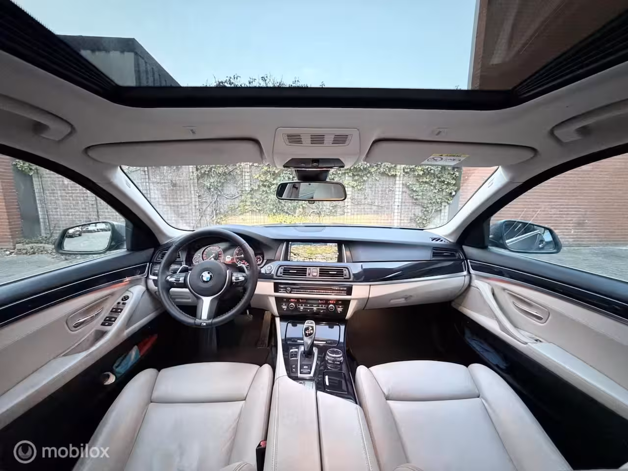 BMW 5-serie 528i High Executive NAP Automaat Clima Trekhaak