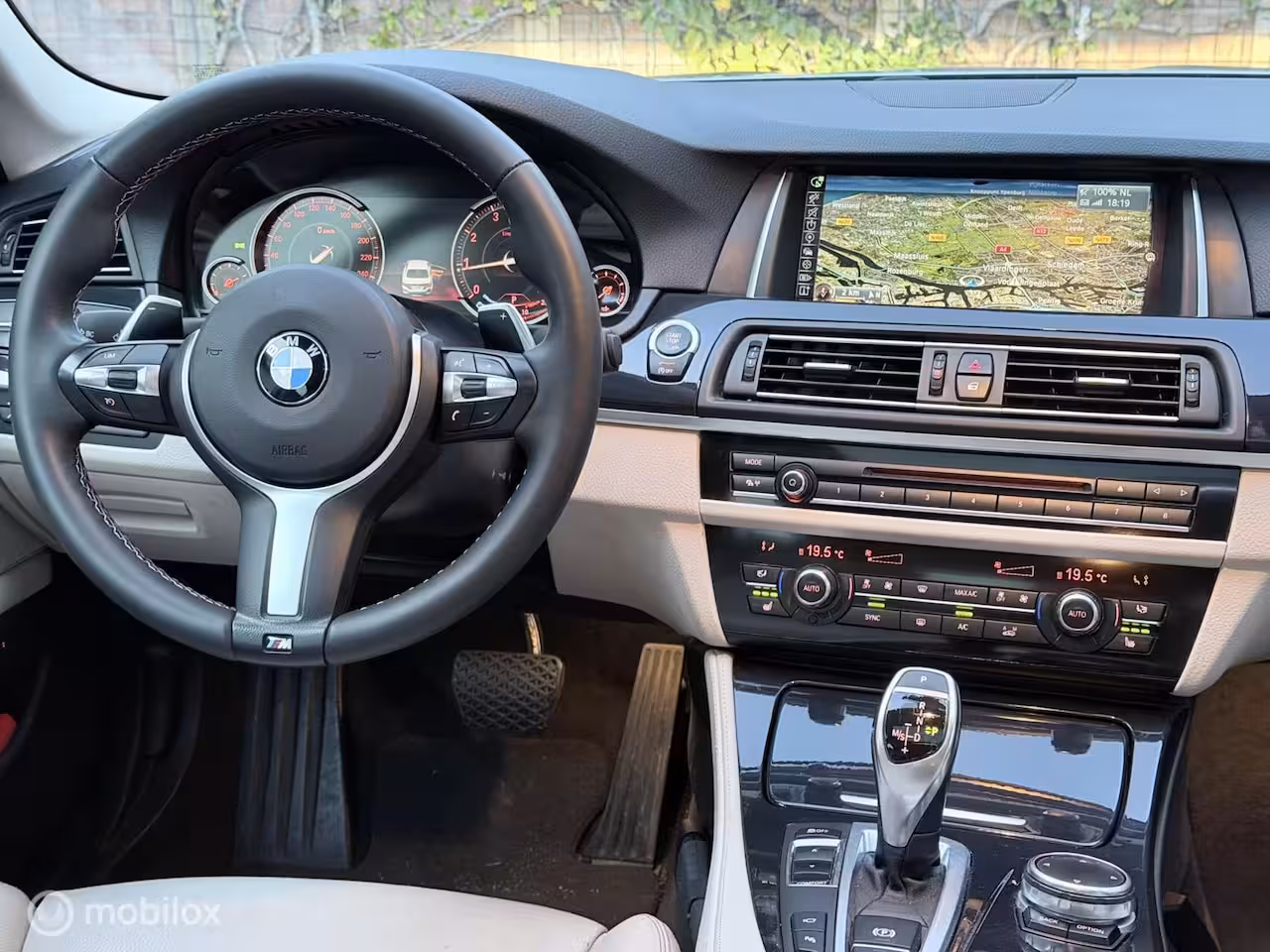 BMW 5-serie 528i High Executive NAP Automaat Clima Trekhaak