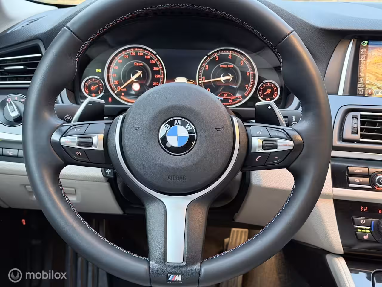 BMW 5-serie 528i High Executive NAP Automaat Clima Trekhaak