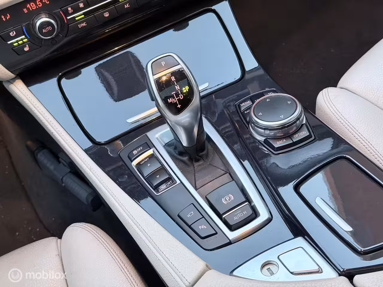 BMW 5-serie 528i High Executive NAP Automaat Clima Trekhaak
