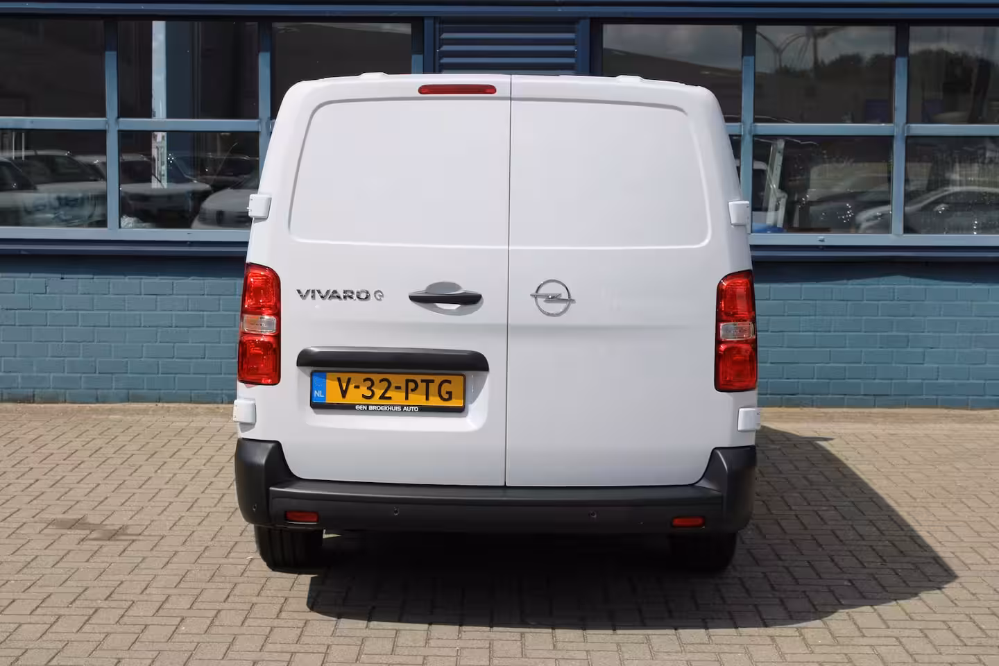 Opel Vivaro Electric Standaard - | Elektrisch bedienbare en verwarmde buitenspiegels | Exterieurpakket | Multi