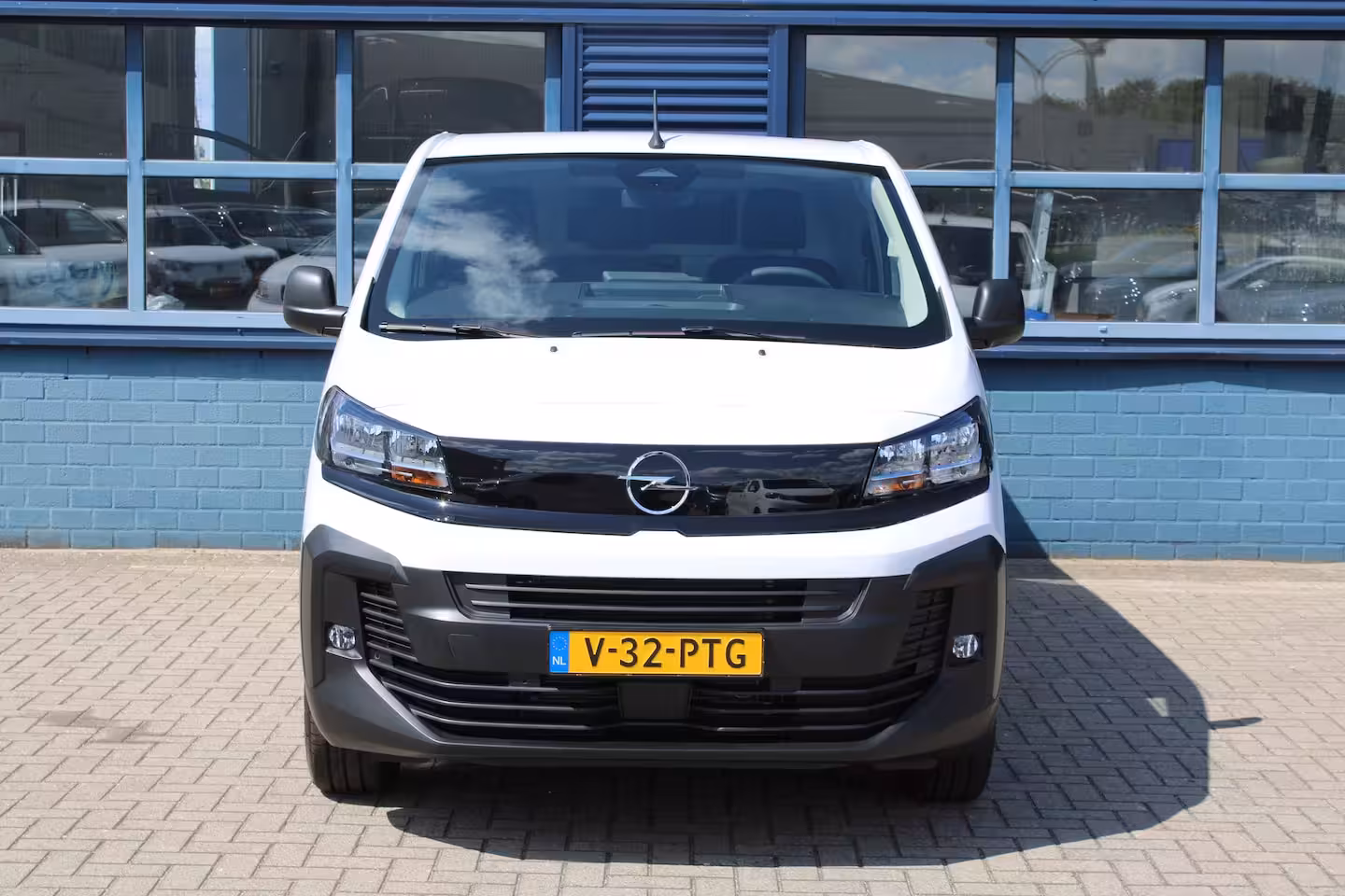 Opel Vivaro Electric Standaard - | Elektrisch bedienbare en verwarmde buitenspiegels | Exterieurpakket | Multi