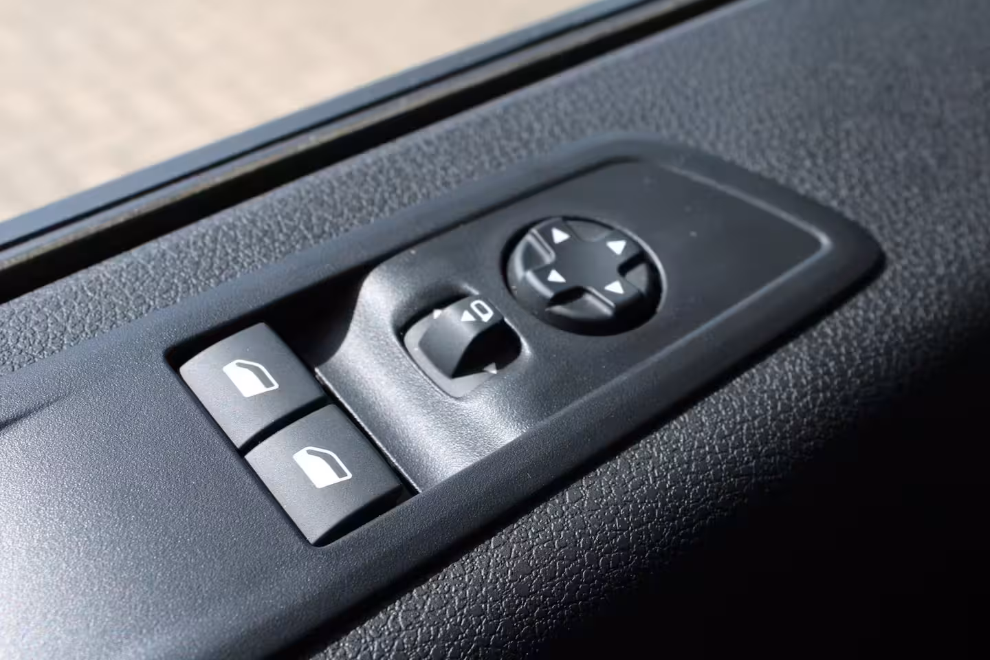 Opel Vivaro Electric Standaard - | Elektrisch bedienbare en verwarmde buitenspiegels | Exterieurpakket | Multi