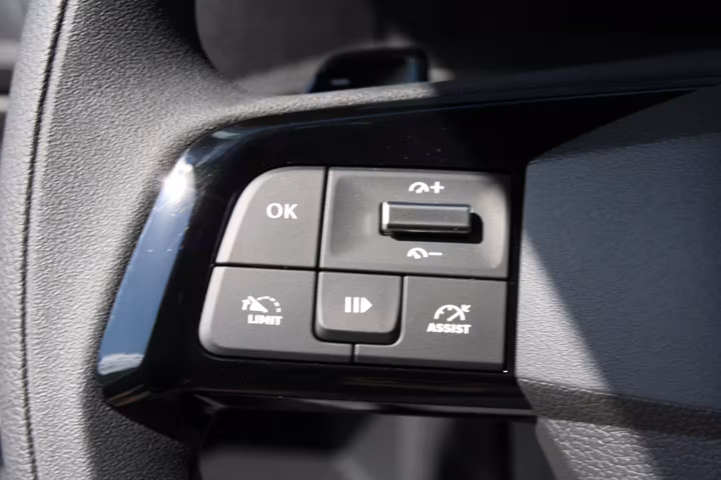 Opel Vivaro Electric Standaard - | Elektrisch bedienbare en verwarmde buitenspiegels | Exterieurpakket | Multi